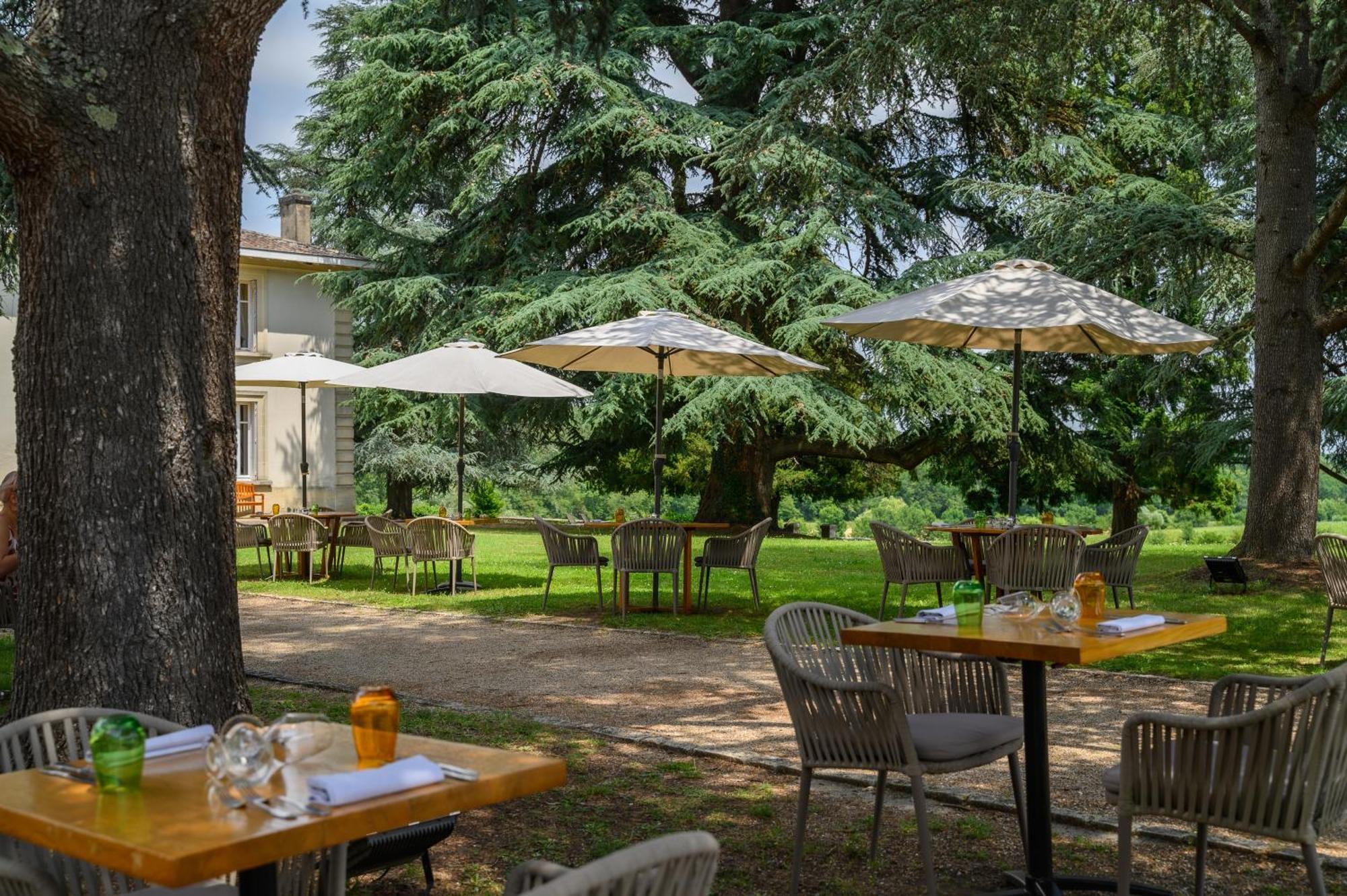 Pey La Tour - Logis Hotels & Restaurant Salleboeuf Exterior photo